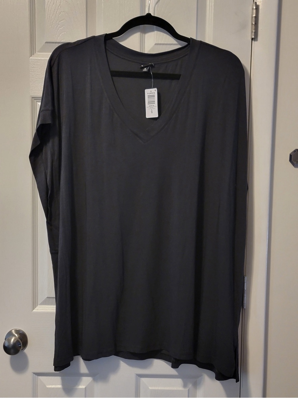 Torrid Tru V-Neck Short Sleeve Tee in Obsidian (Near Black)